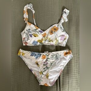 Floral ruffle bikini